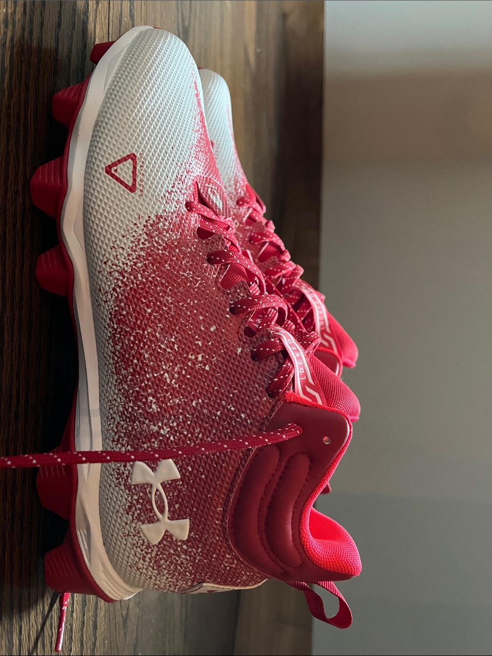 NEW NEVER WORN Under Armour Red & White Cleats, size 10